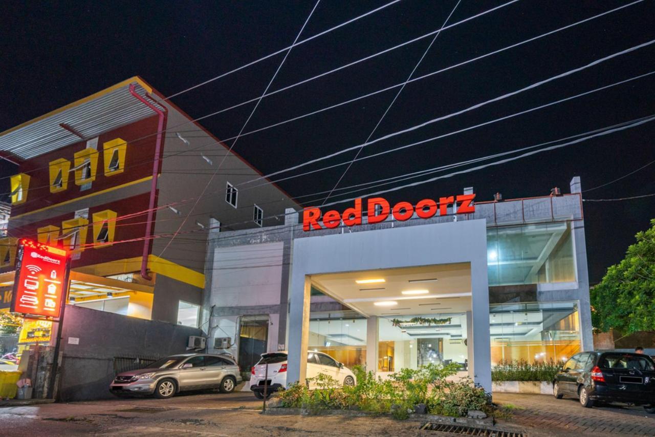 Reddoorz Near Bahu Mall Manado Malalayang Luaran gambar