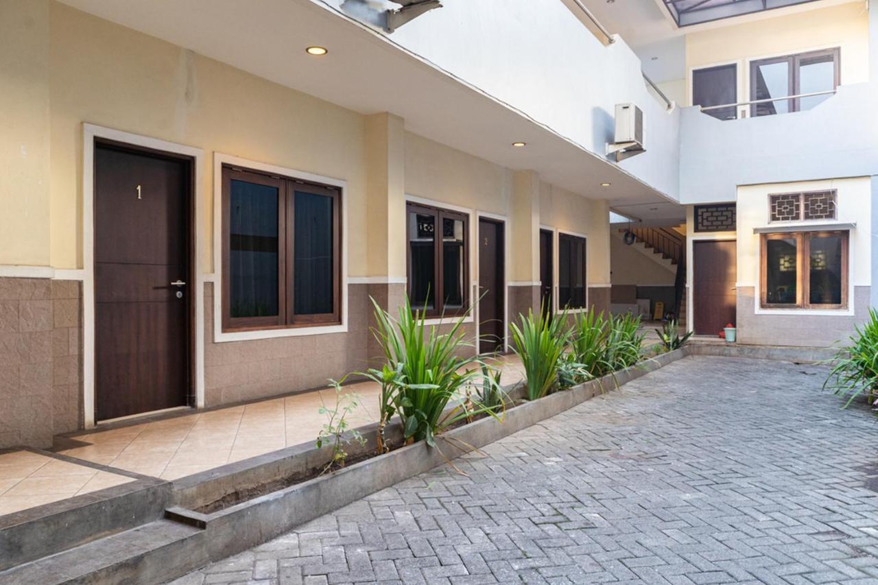 Reddoorz Near Bahu Mall Manado Malalayang Luaran gambar