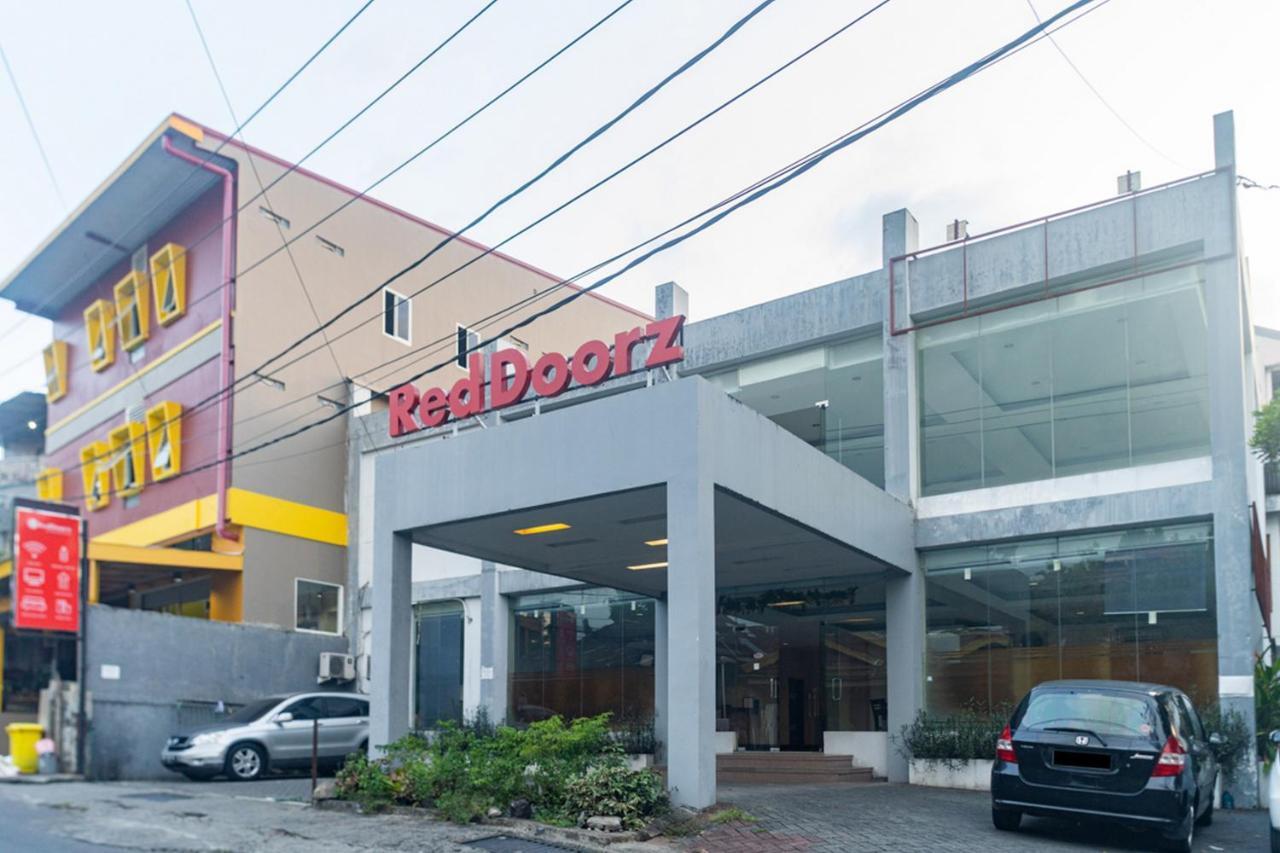 Reddoorz Near Bahu Mall Manado Malalayang Luaran gambar