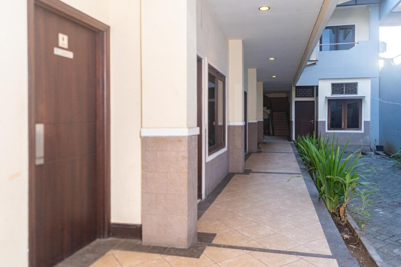 Reddoorz Near Bahu Mall Manado Malalayang Luaran gambar