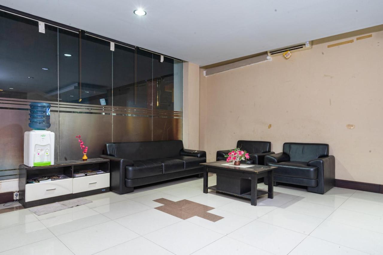 Reddoorz Near Bahu Mall Manado Malalayang Luaran gambar