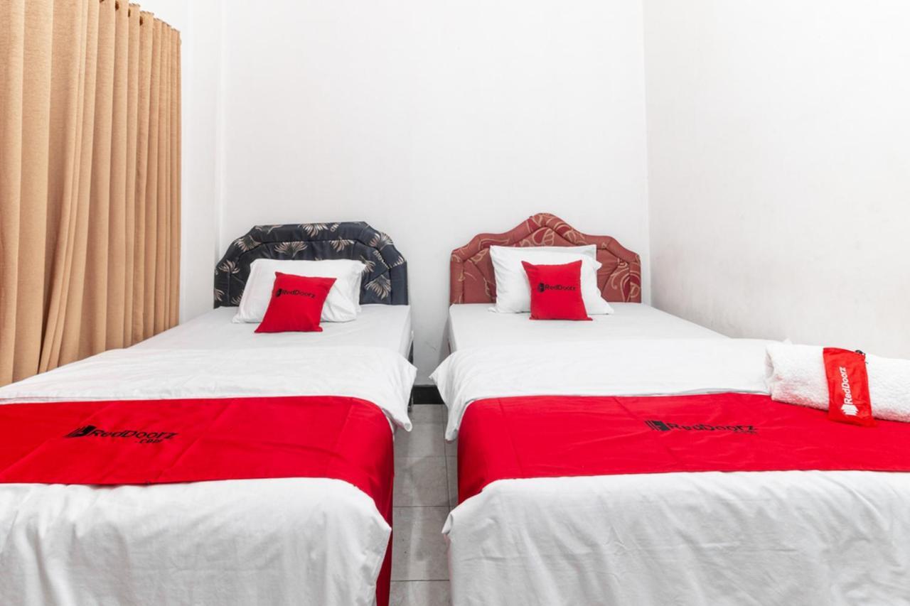 Reddoorz Near Bahu Mall Manado Malalayang Luaran gambar