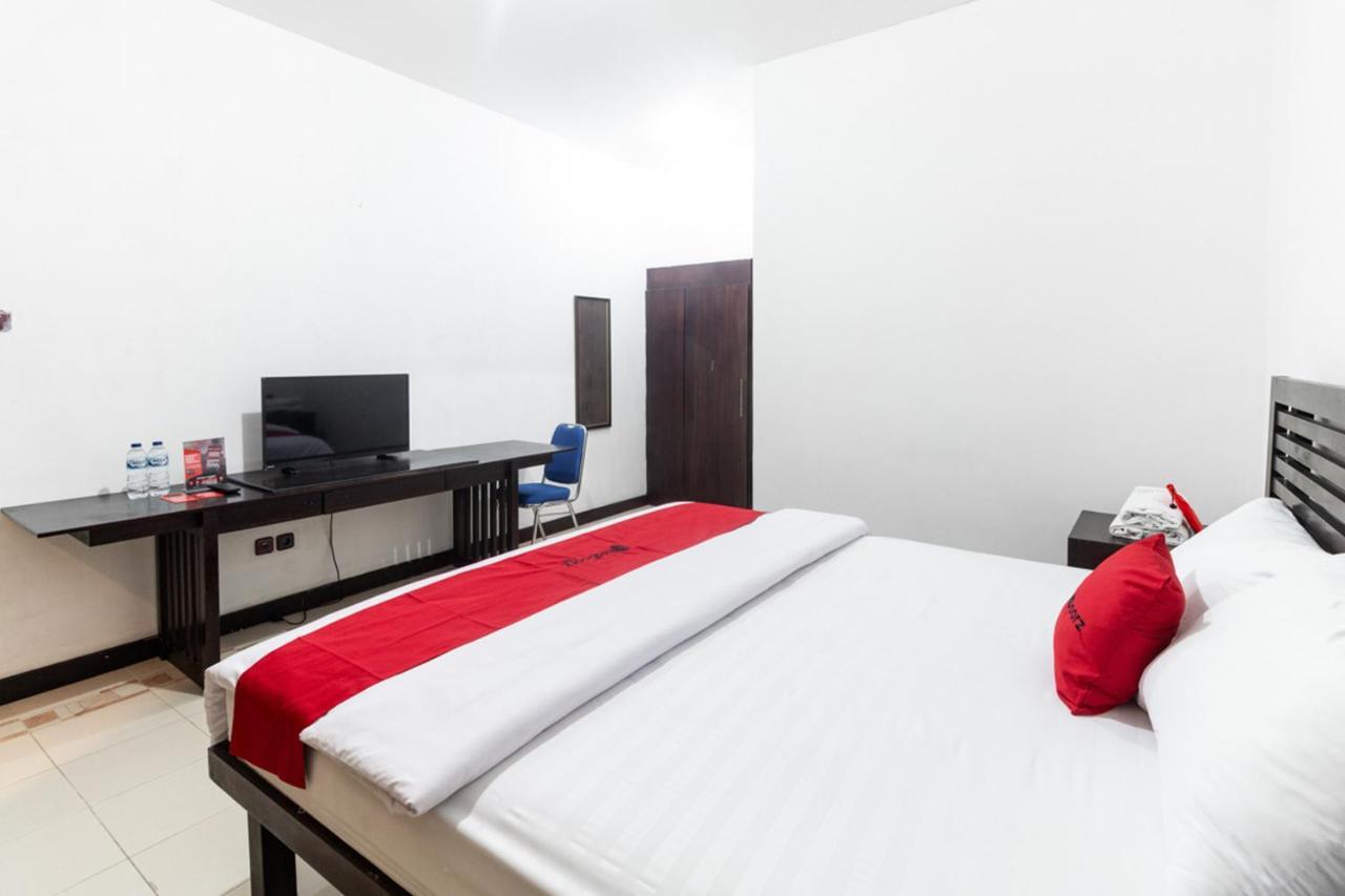 Reddoorz Near Bahu Mall Manado Malalayang Luaran gambar