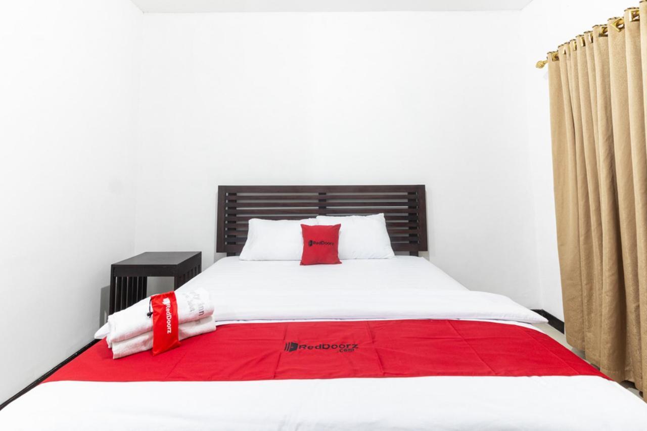 Reddoorz Near Bahu Mall Manado Malalayang Luaran gambar