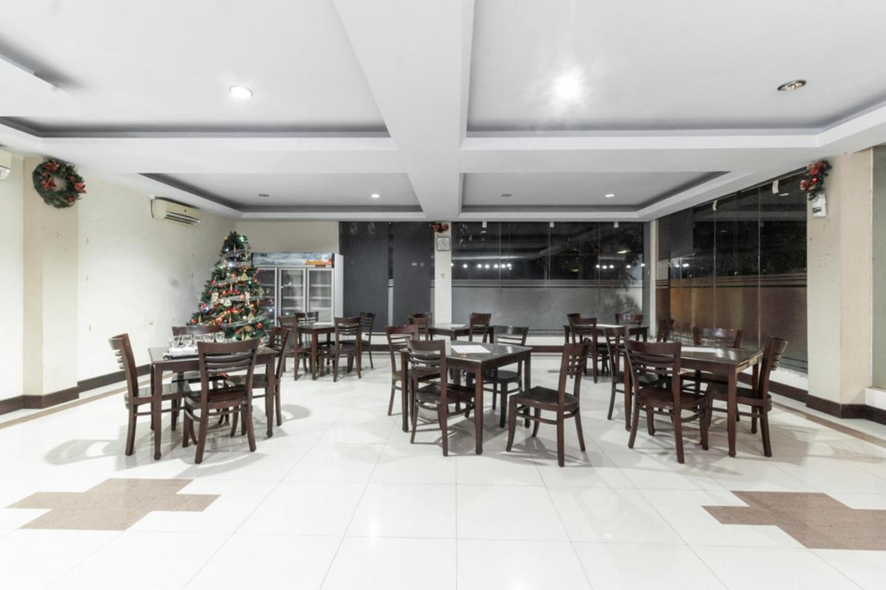 Reddoorz Near Bahu Mall Manado Malalayang Luaran gambar